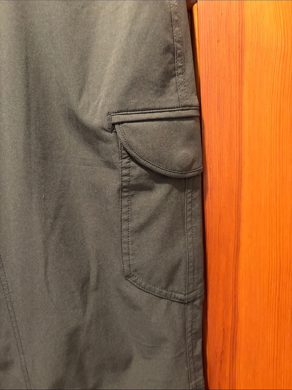 Kuhl Women's Dark Moss Green Freeflex Roll-Up Cargo Pant Size 10 Reg